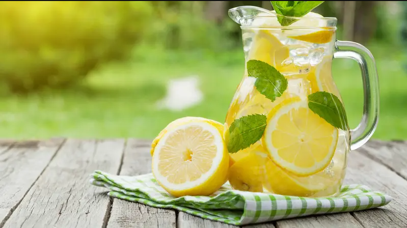 7 Manfaat Luar Biasa Minum Air Lemon Setiap Hari